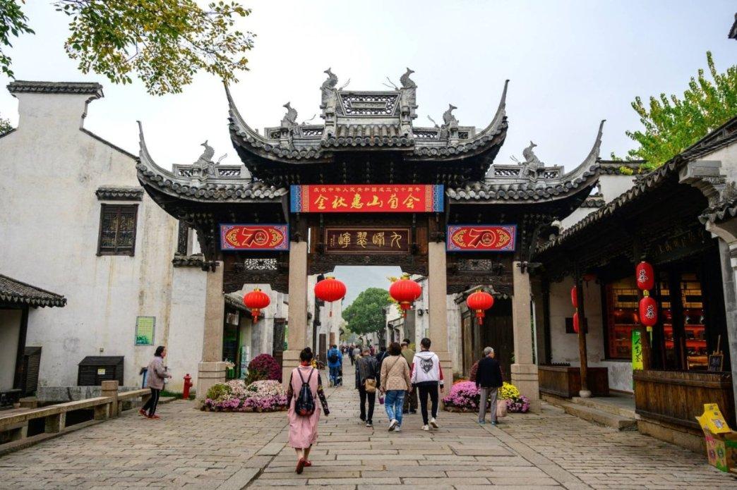 陈某升，主动到隆江派出所投案自...